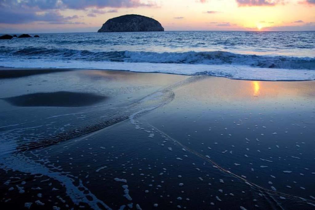 Next To Haraki Beach , Taverns Bars & 10 To Lindos Luaran gambar